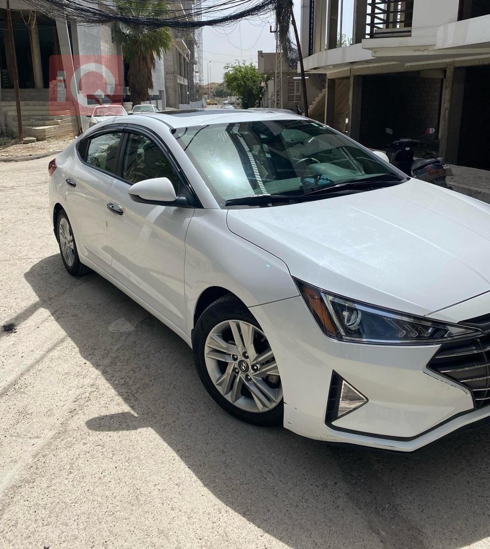 هیوندای ئەلەنترا